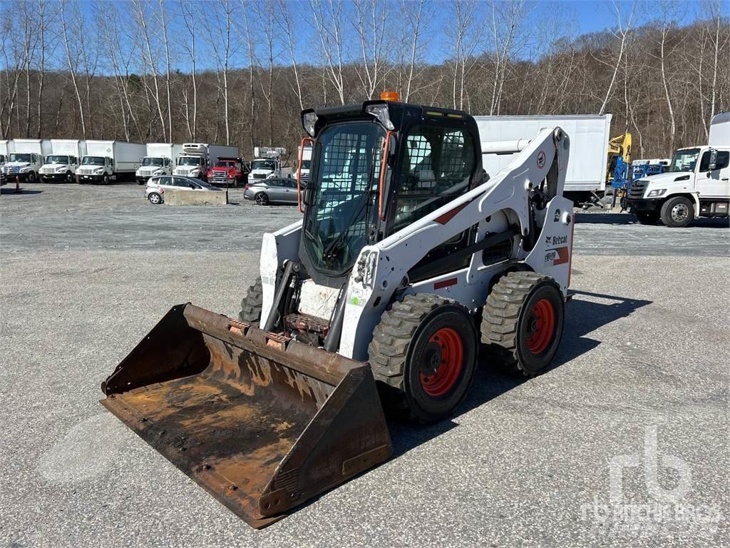 Bobcat S740 Мини товарачи
