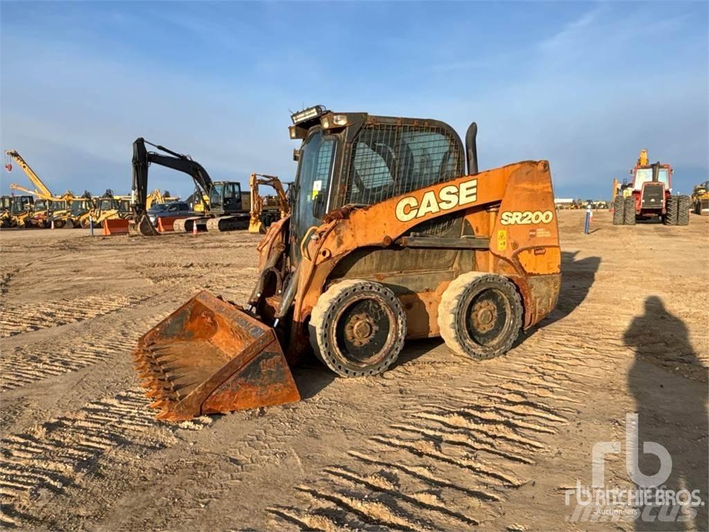 CASE SR200 Мини товарачи

