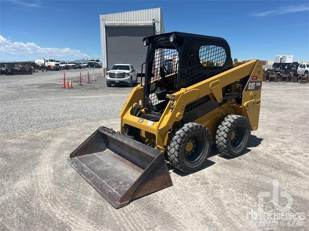 CAT 226D Мини товарачи
