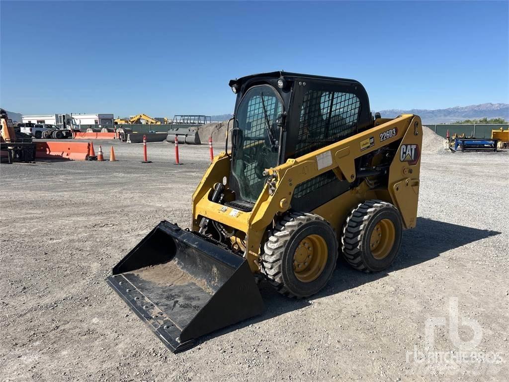 CAT 226D3 Мини товарачи
