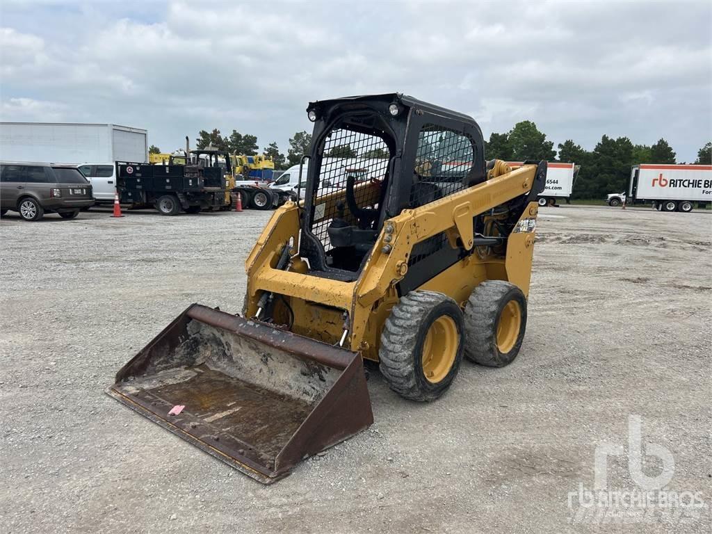 CAT 232D Мини товарачи
