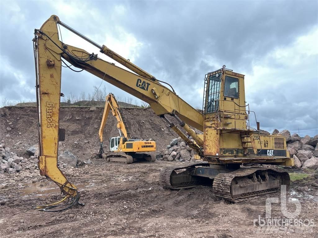 CAT 235C Оператори на отпадъци/индустрия

