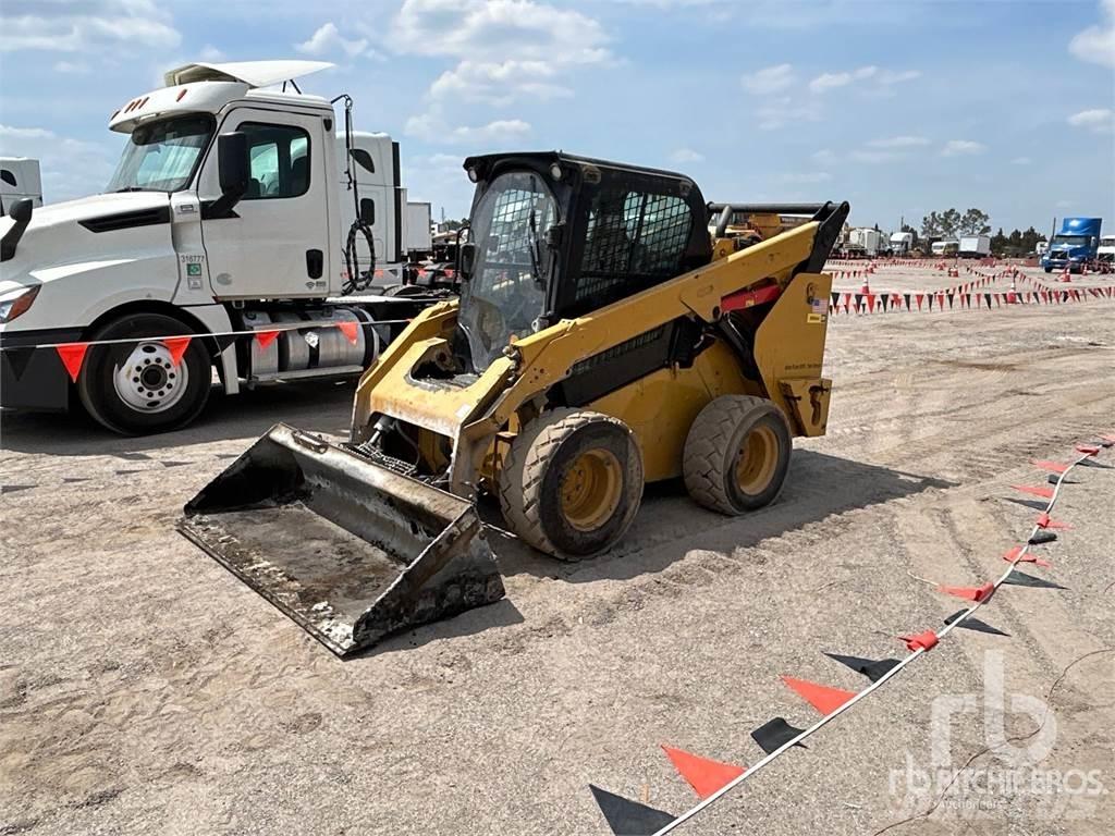 CAT 272D2 Мини товарачи
