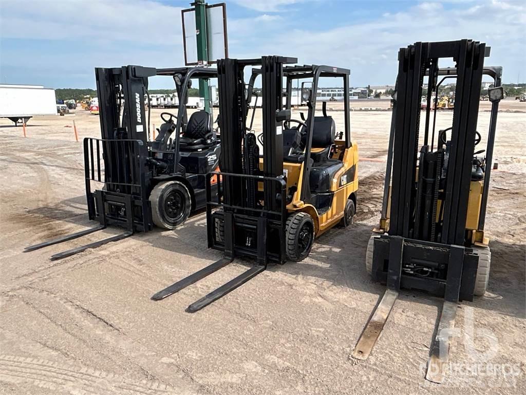 CAT 2C5000 Дизелови камиони