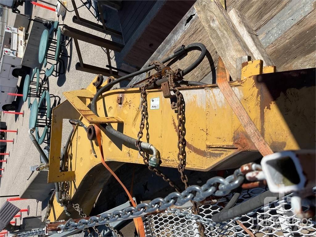 CAT 314 Стрели и рамена
