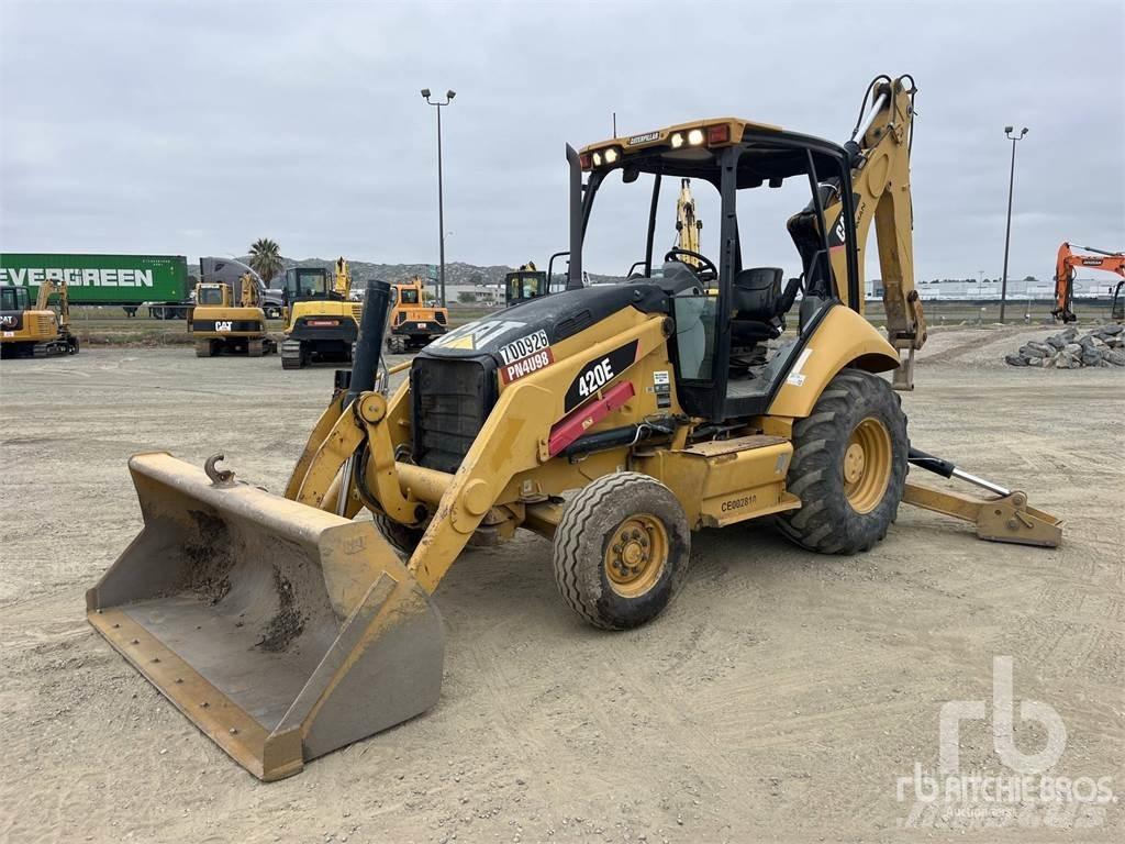 CAT 420E Товарач със заден ексватор