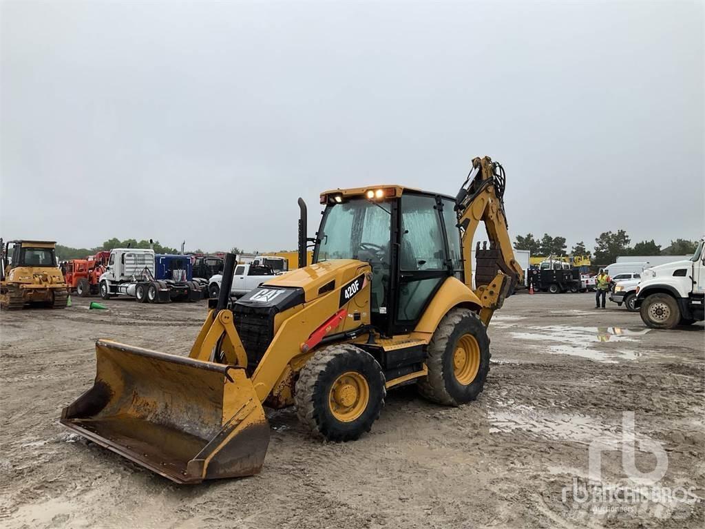 CAT 420F Товарач със заден ексватор