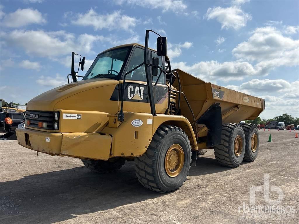 CAT 725 Дъмпери/моторни превозни средства