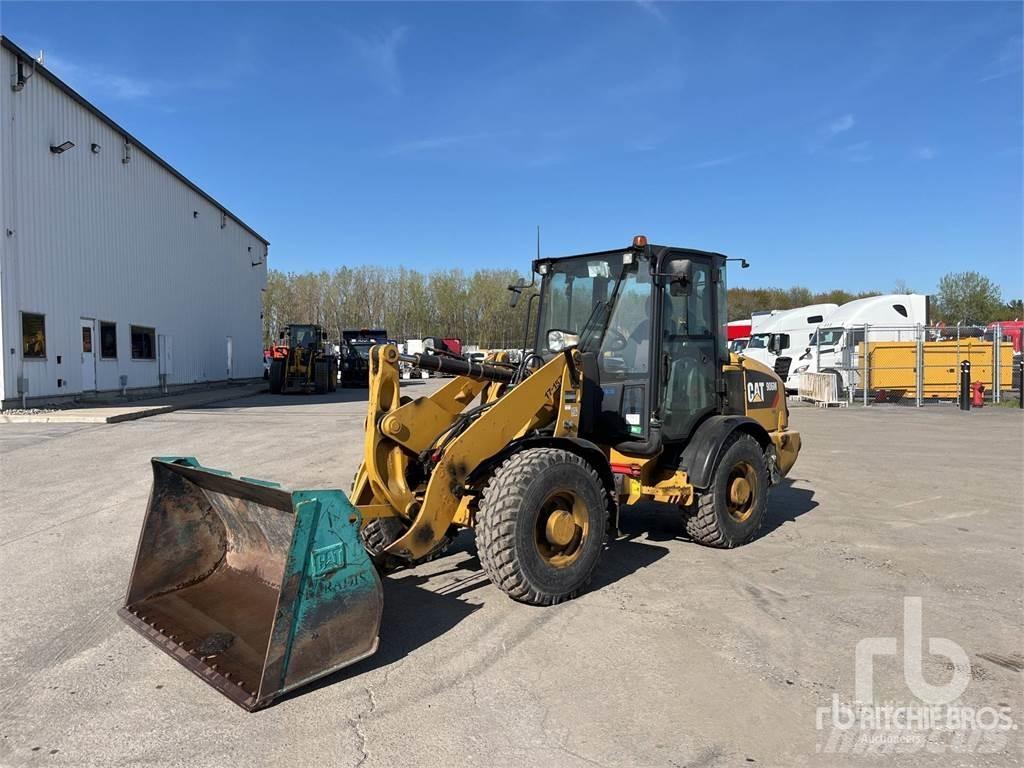 CAT 906M Колесни товарачи