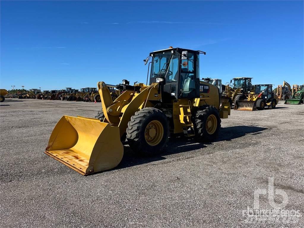 CAT 910M Колесни товарачи