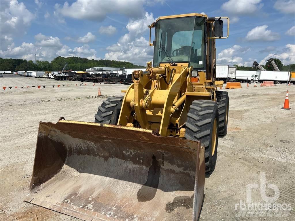 CAT 924F Колесни товарачи