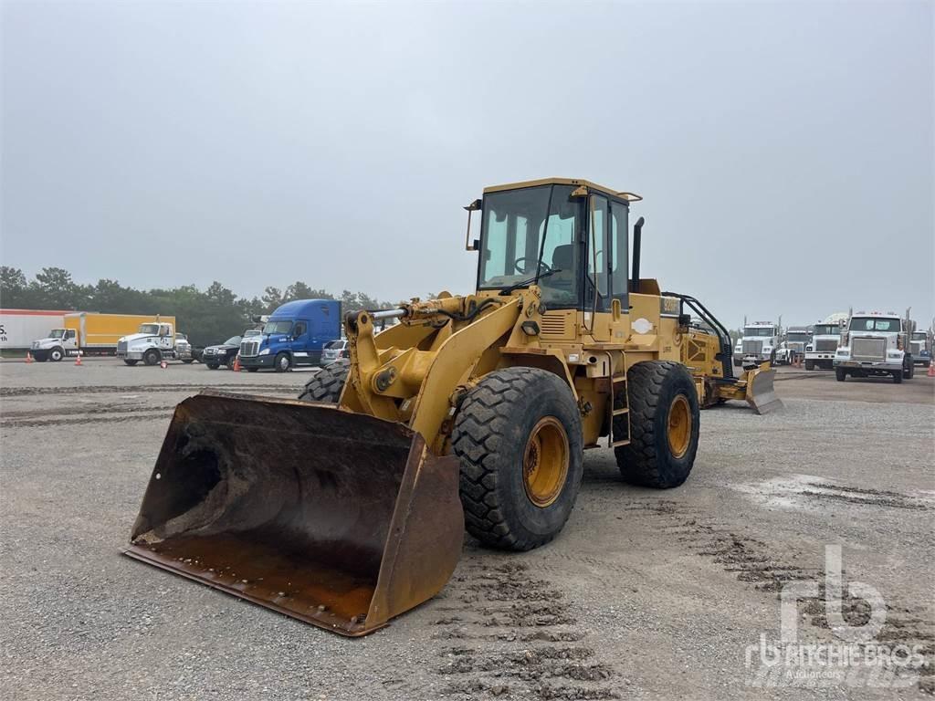 CAT 928F Колесни товарачи