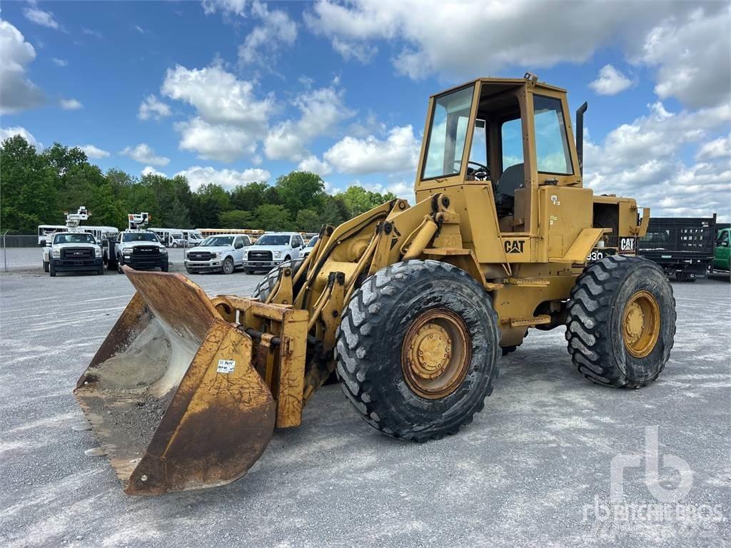 CAT 930 Колесни товарачи