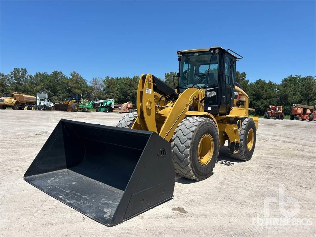 CAT 930M Колесни товарачи