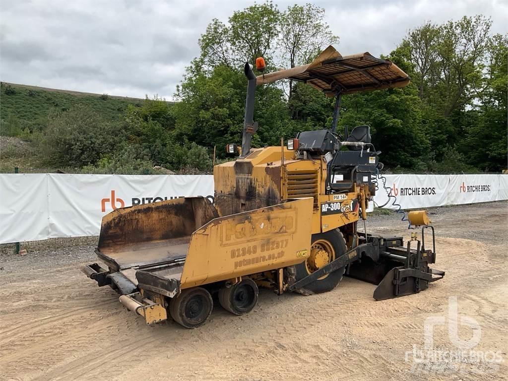 CAT AP300D Машини за асфалт