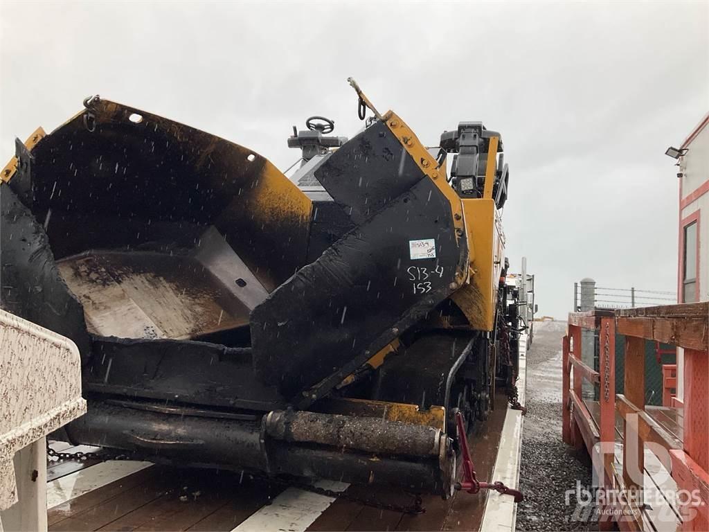 CAT AP655F Машини за асфалт
