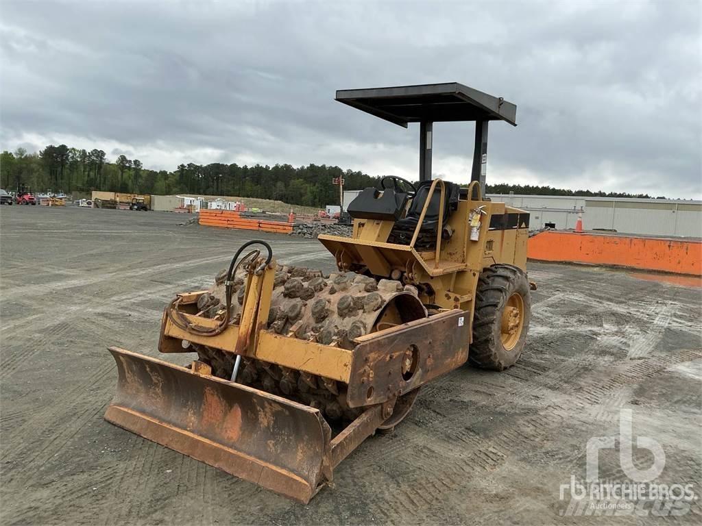 CAT CP433C Машини за опаковане на отпадъци