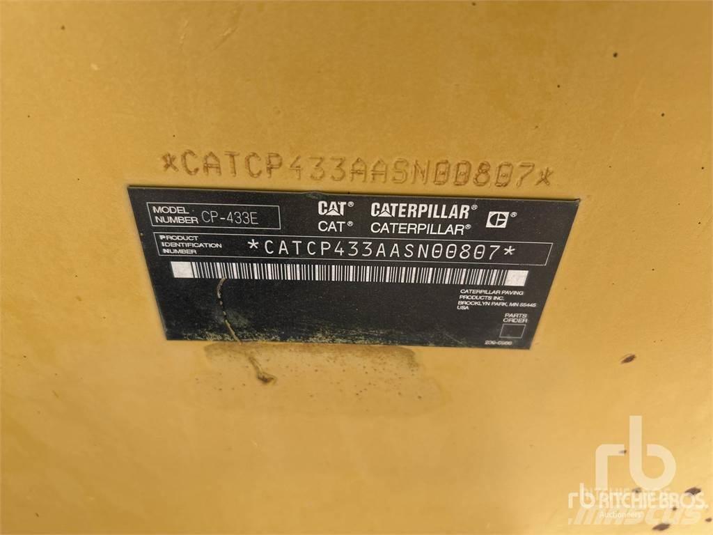 CAT CP433E Машини за опаковане на отпадъци