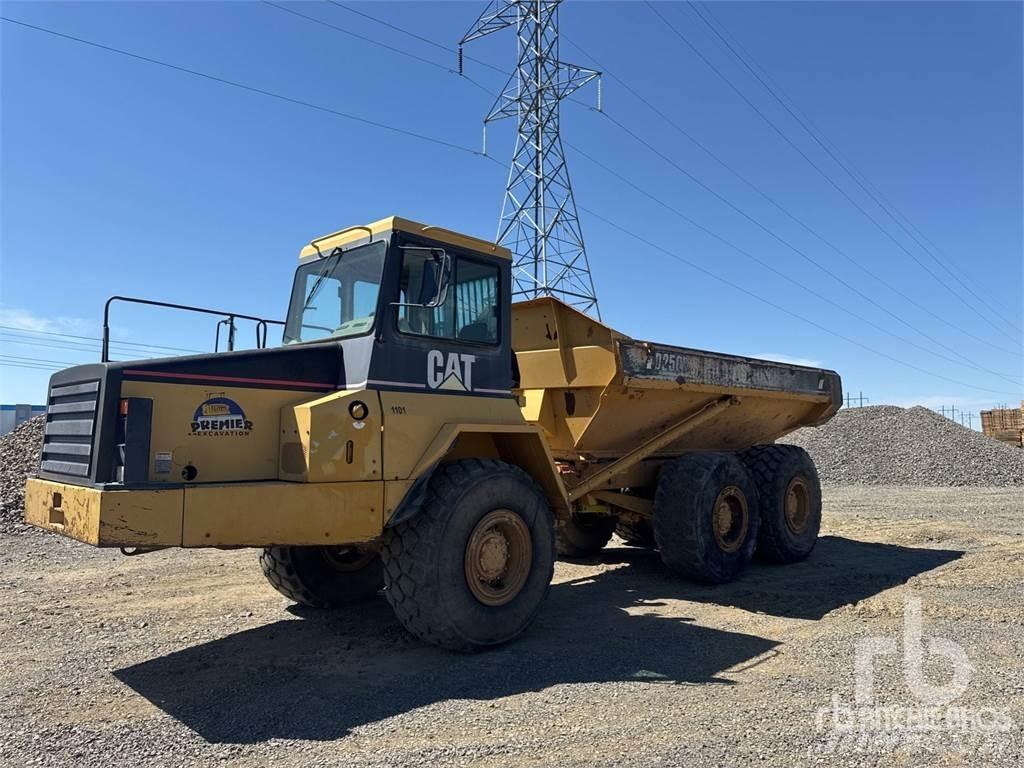 CAT D250E Дъмпери/моторни превозни средства