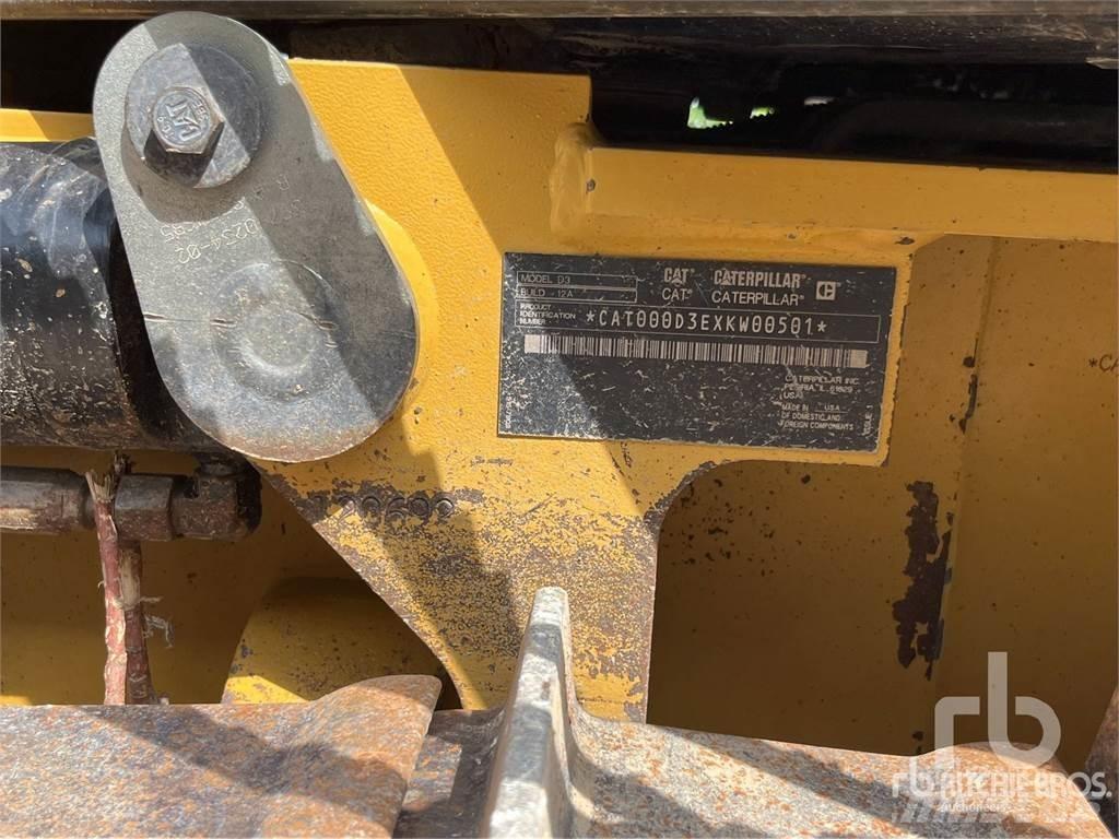 CAT D3 Верижни булдозери
