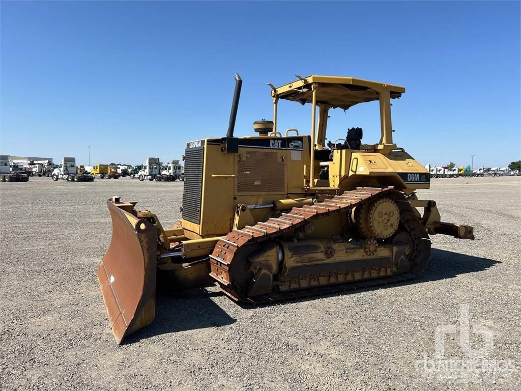 CAT D6M XL Верижни булдозери
