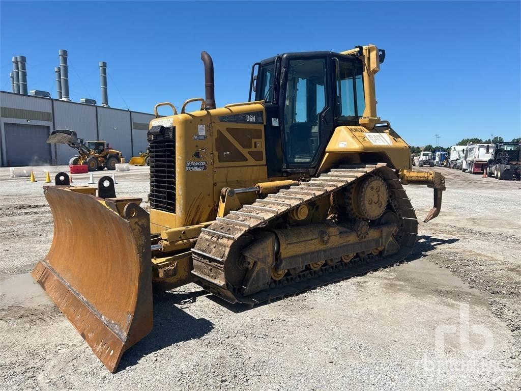 CAT D6N XL Верижни булдозери
