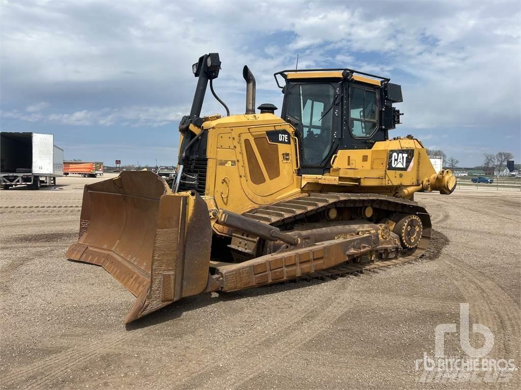 CAT D7E Верижни булдозери
