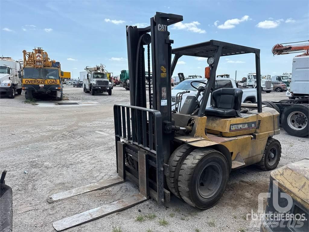 CAT DP40 Дизелови камиони