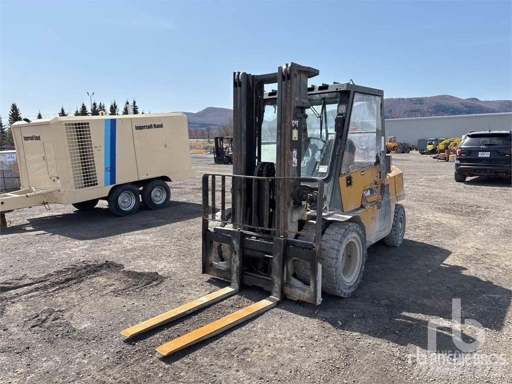CAT DP45 Дизелови камиони