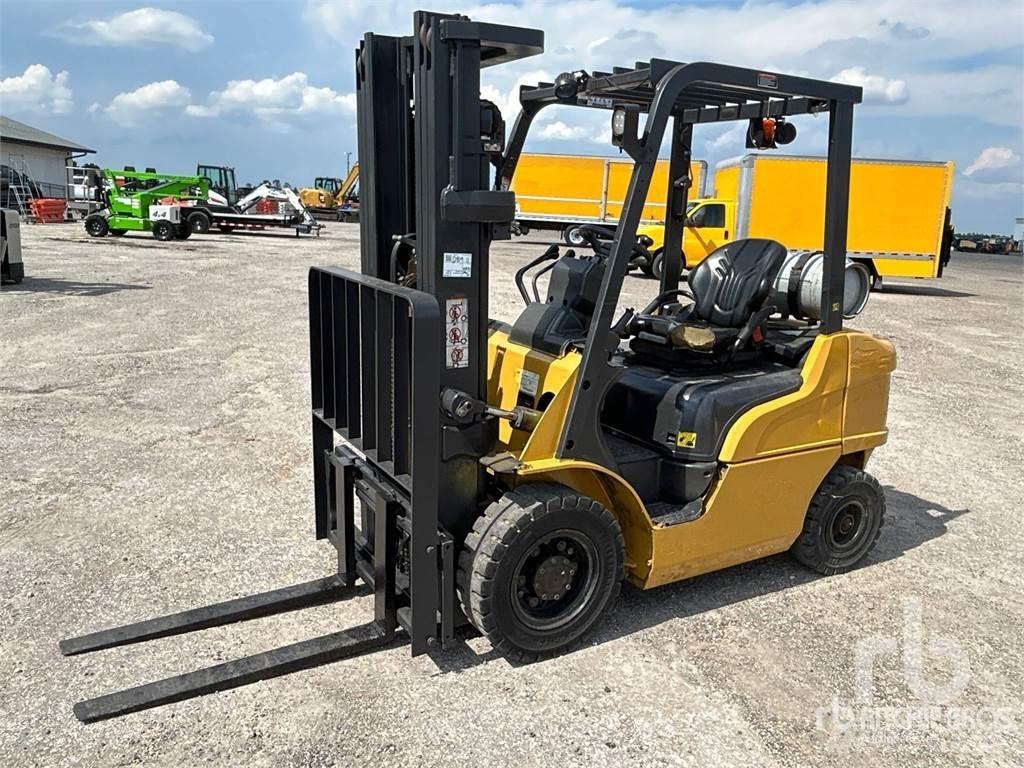 CAT GP25N Дизелови камиони