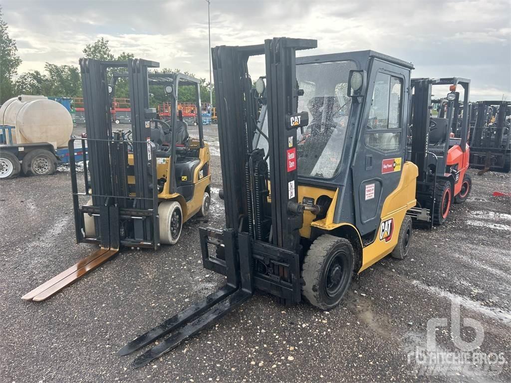 CAT GP25N Дизелови камиони