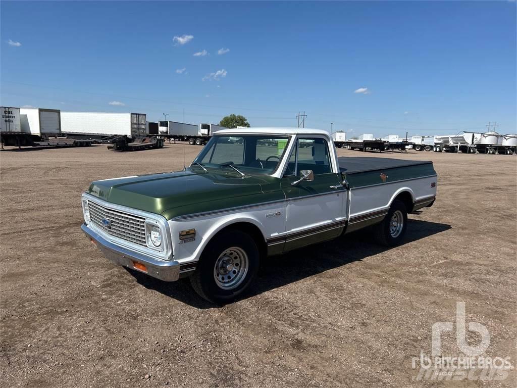 Chevrolet C10 Пикапи