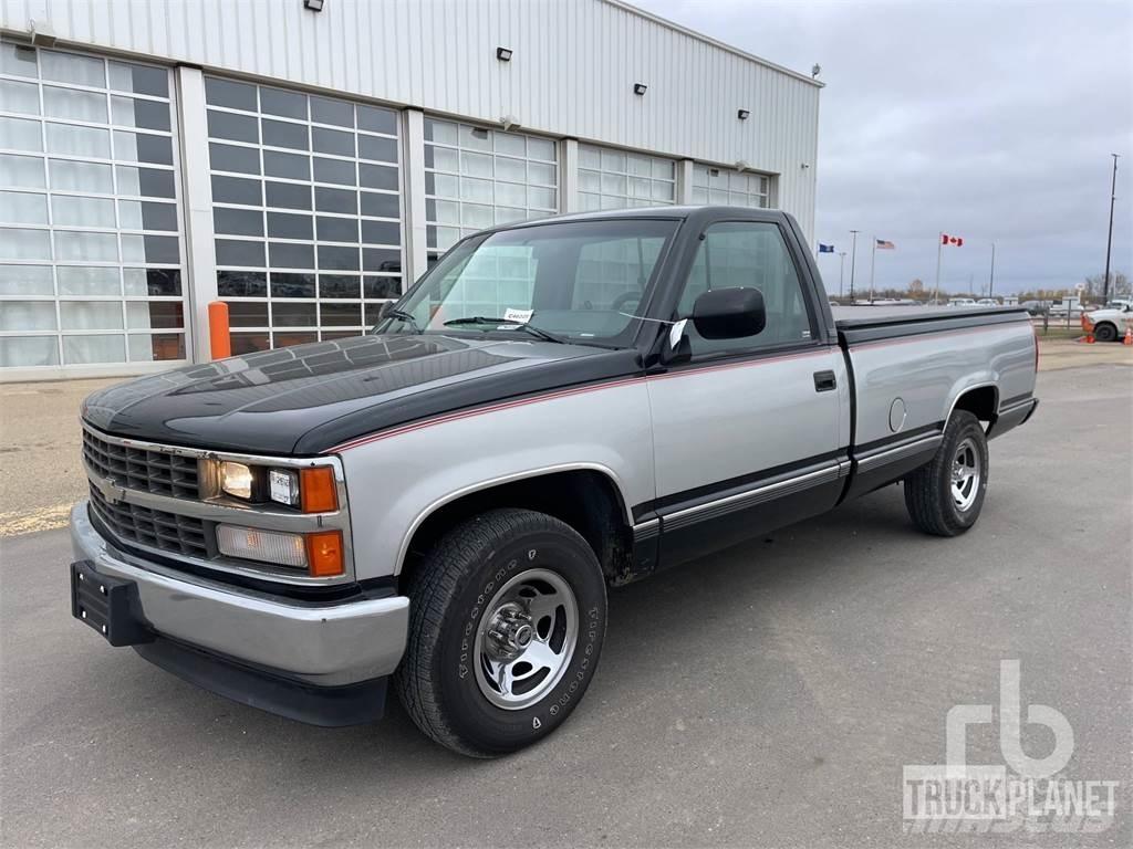 Chevrolet C1500 Пикапи