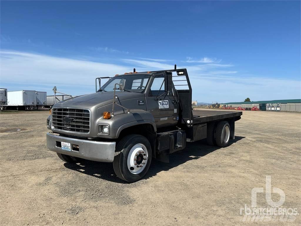 Chevrolet C5500 Общински/универсални превозни средства
