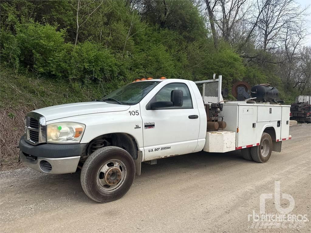 Dodge 3500 Общински/универсални превозни средства
