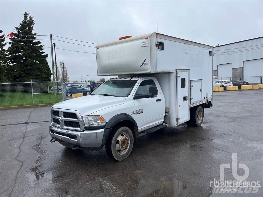 Dodge RAM 5500 Общински/универсални превозни средства
