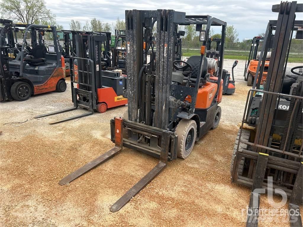 Doosan G25G Дизелови камиони