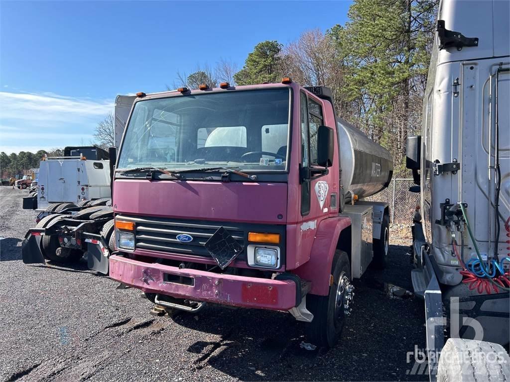 Ford CF8000 Цистерни за вода
