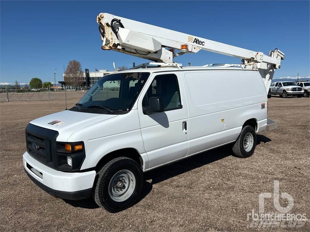 Ford E350 Моторизирани платформи с ремарке