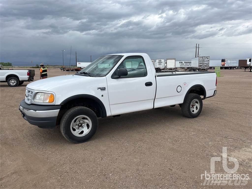 Ford F-150 Пикапи