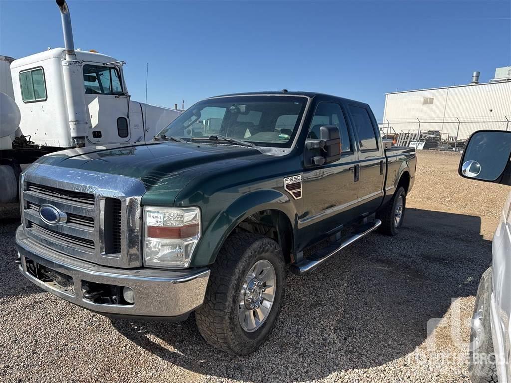 Ford F-250 Пикапи