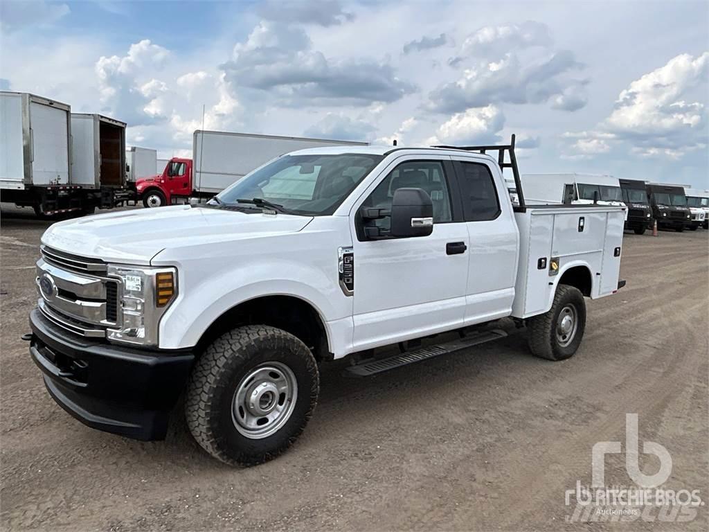 Ford F-250 Общински/универсални превозни средства
