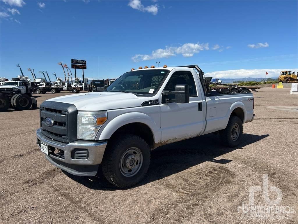 Ford F-250 Пикапи