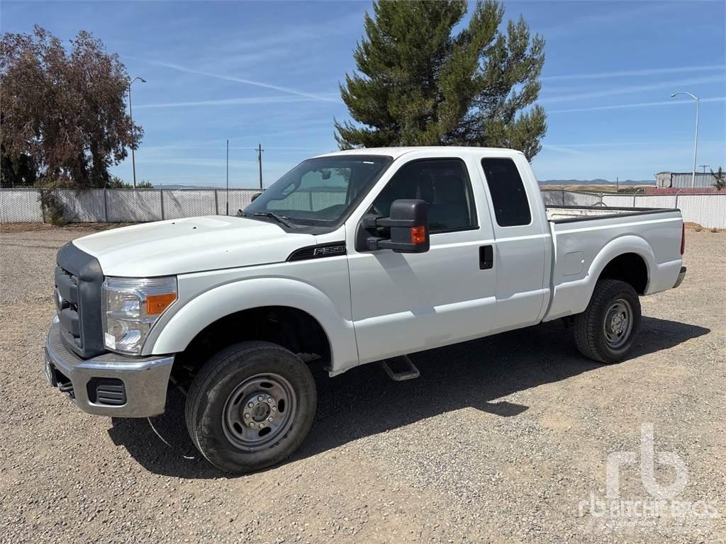 Ford F-350 Пикапи