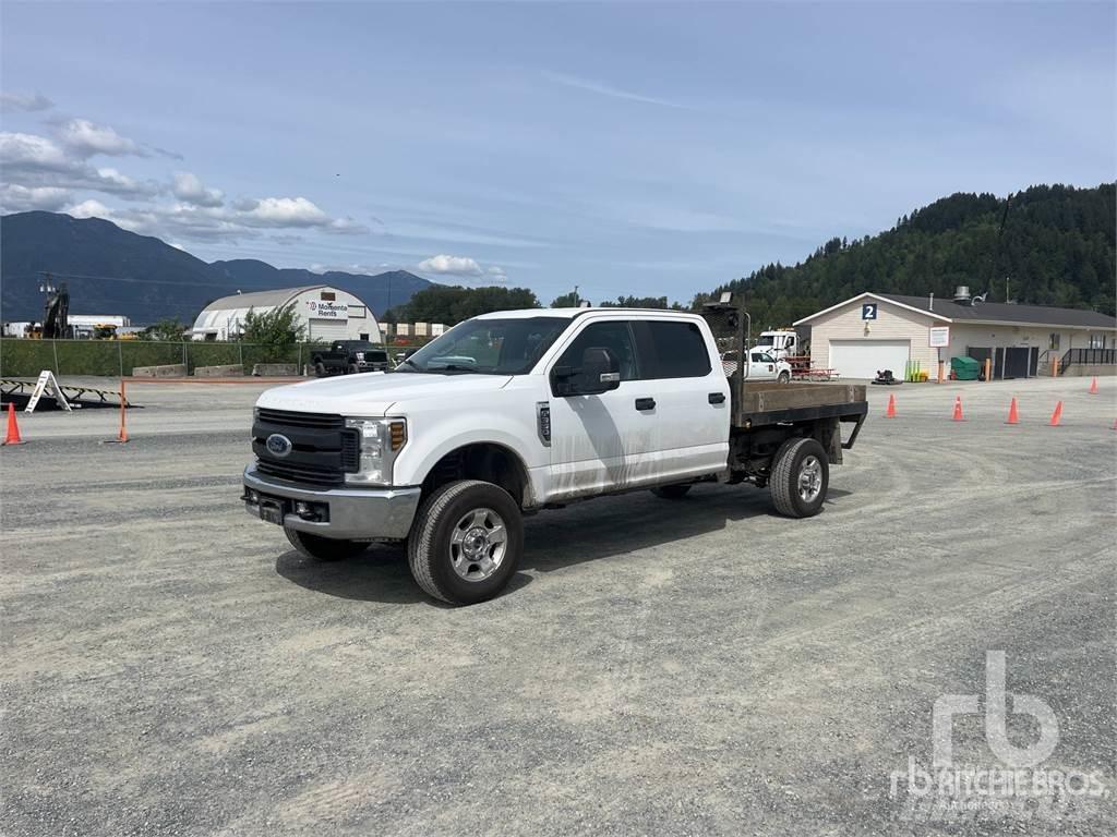 Ford F-350 Пикапи