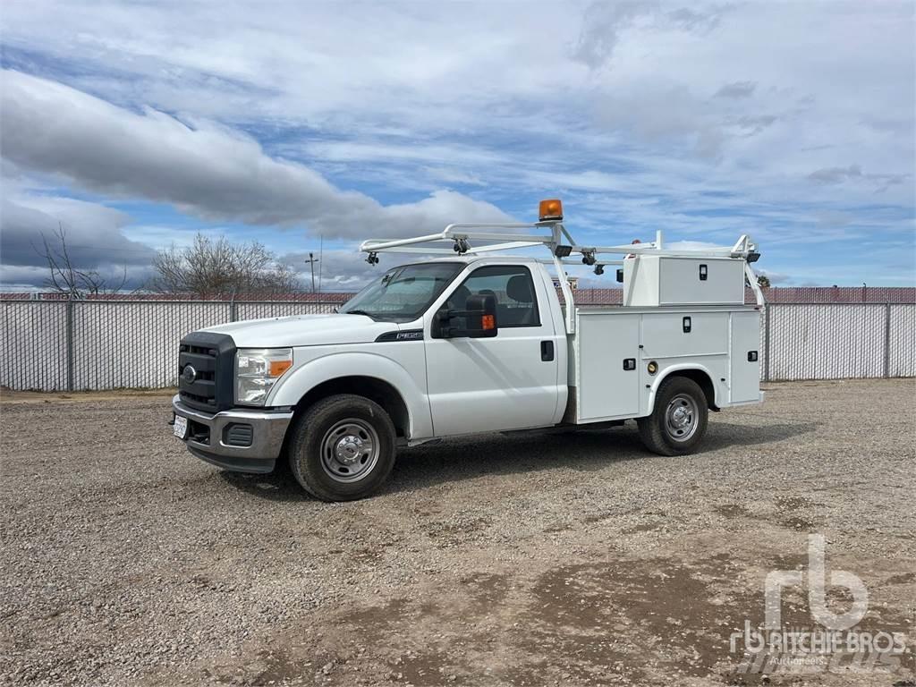 Ford F-350 Общински/универсални превозни средства
