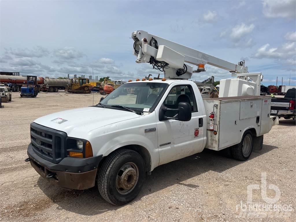 Ford F-350 Моторизирани платформи с ремарке