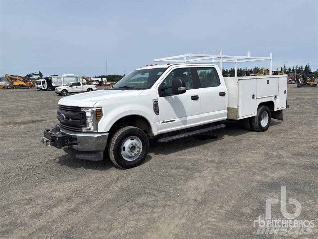Ford F-350 Общински/универсални превозни средства
