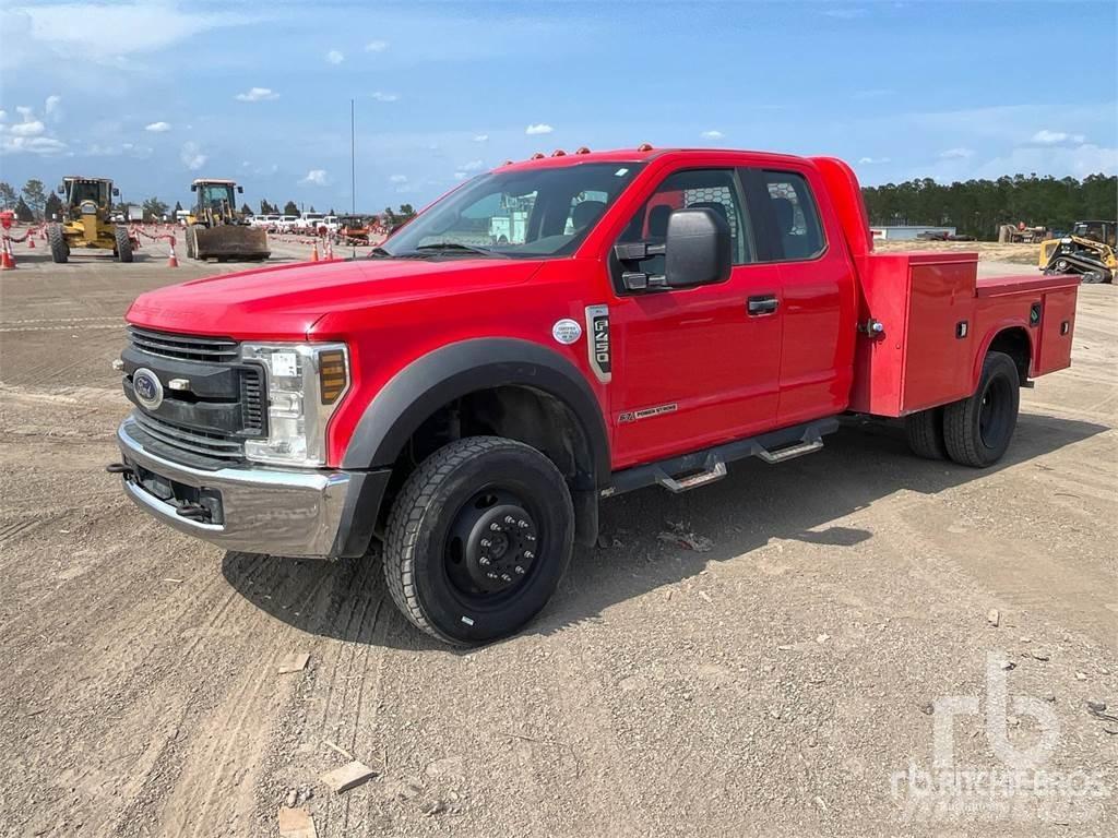 Ford F-450 Общински/универсални превозни средства
