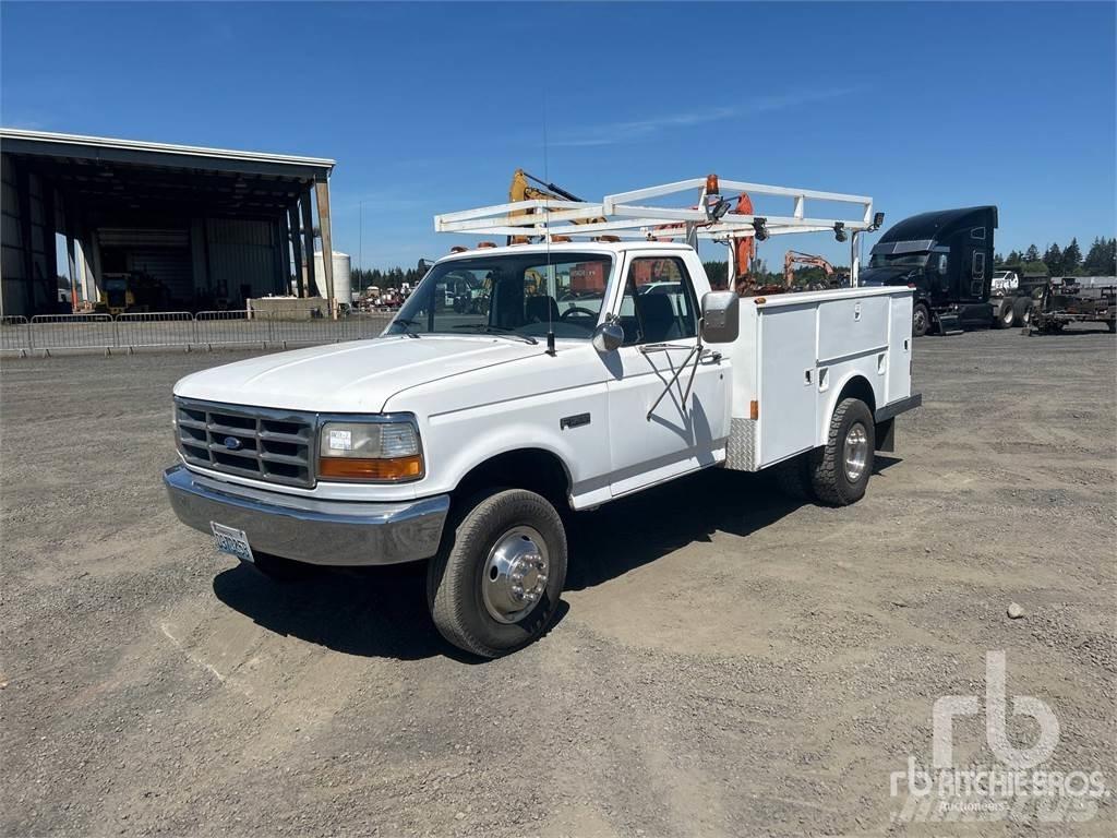 Ford F-450 Общински/универсални превозни средства
